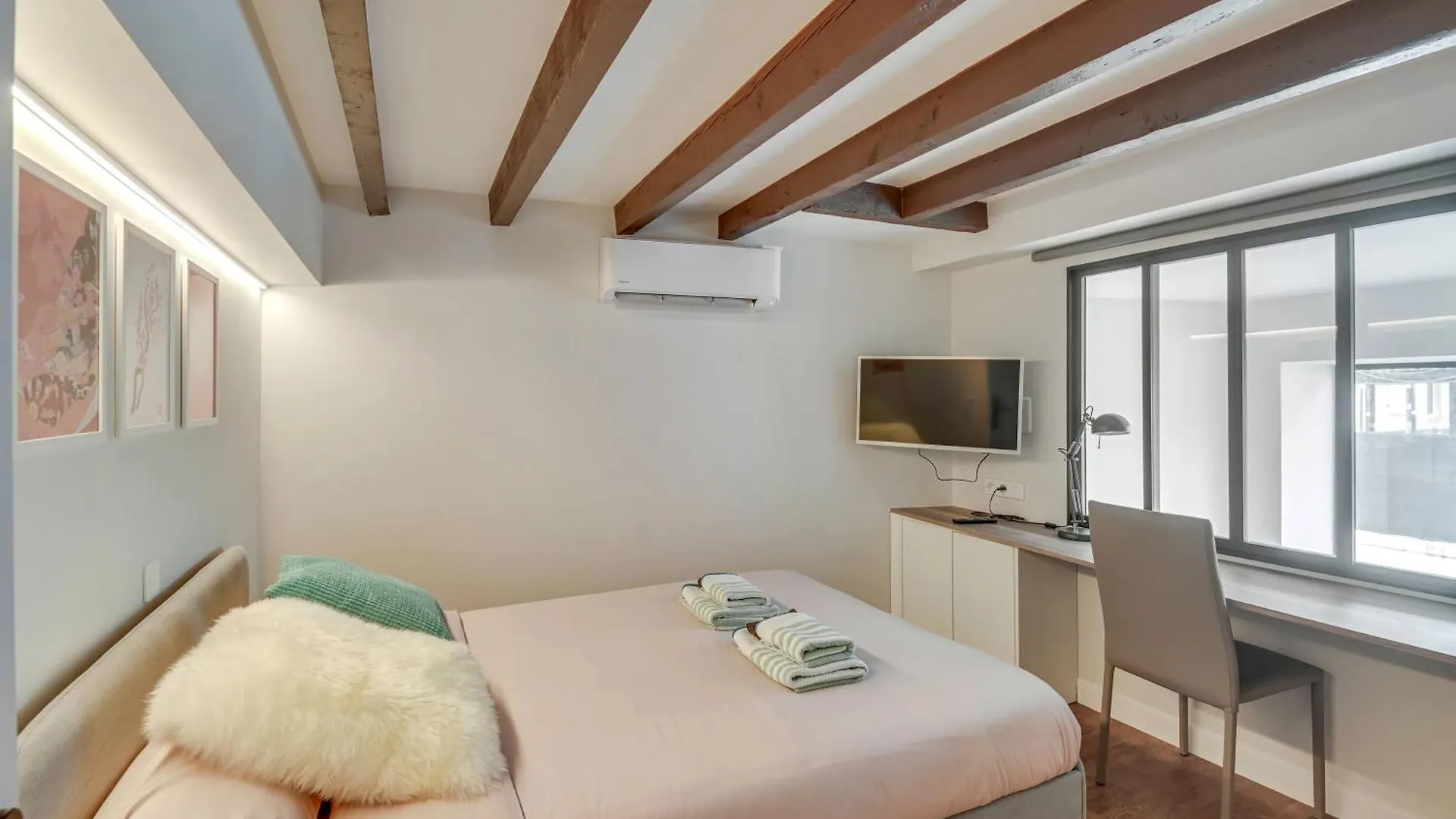 Brp Cannes Center, Two Apartment
